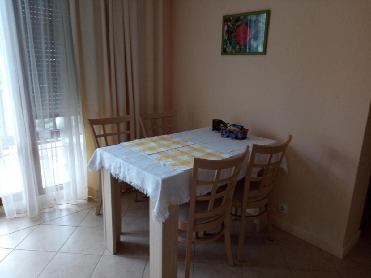 Private Holiday Flat By Seaside - Santa Marina- סוזופול מראה חיצוני תמונה