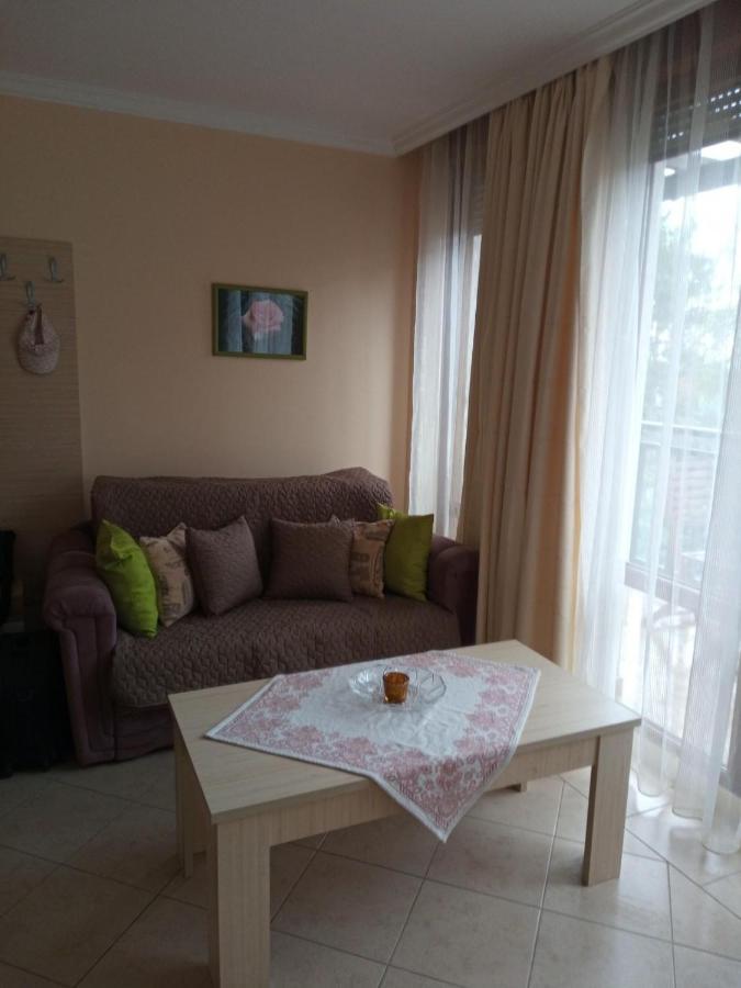 Private Holiday Flat By Seaside - Santa Marina- סוזופול מראה חיצוני תמונה