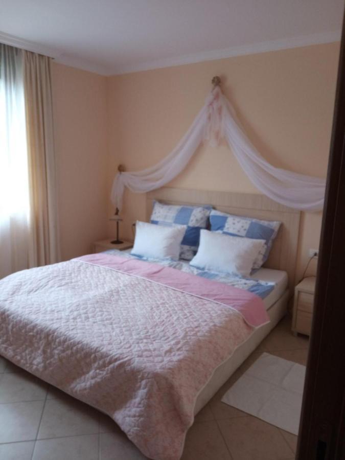 Private Holiday Flat By Seaside - Santa Marina- סוזופול מראה חיצוני תמונה